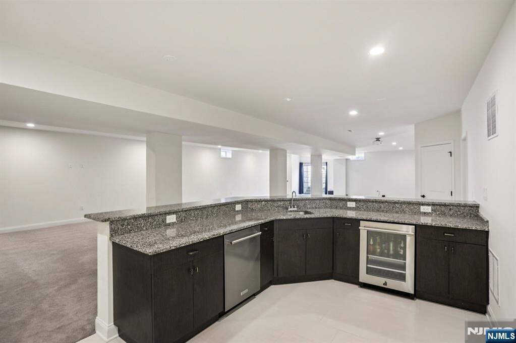 5 Bedroom Single Family Home/House's Image 40