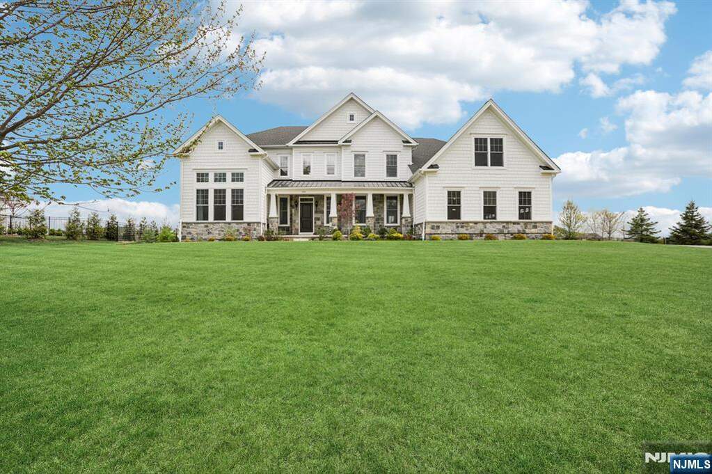 5 Bedroom Single Family Home/House's Image 43