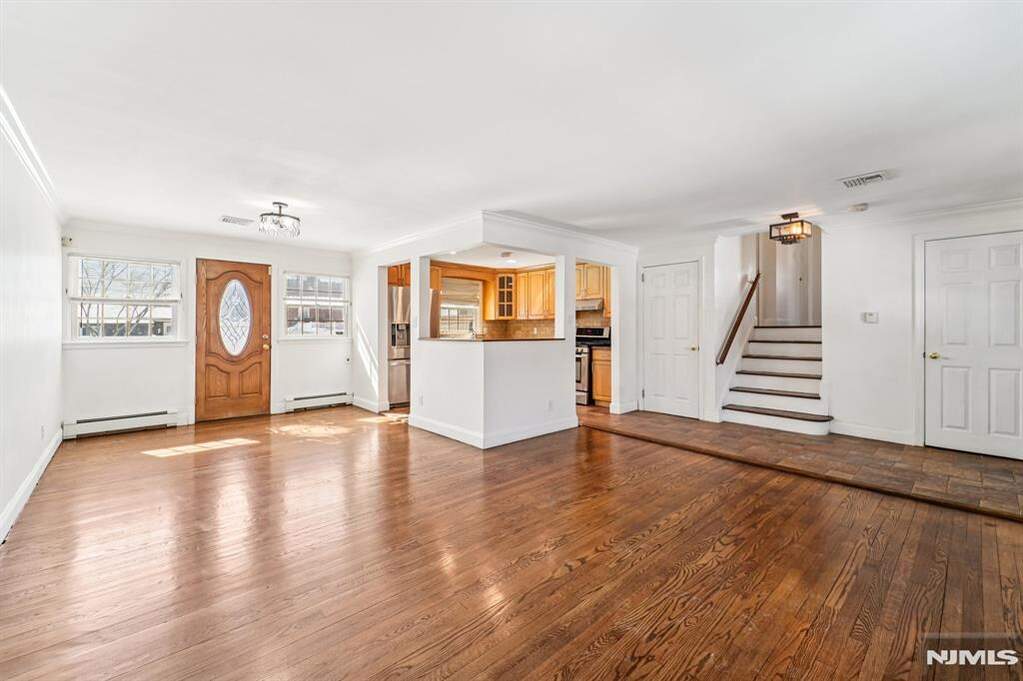 4 Bedroom Single Family Home/House's Image 7