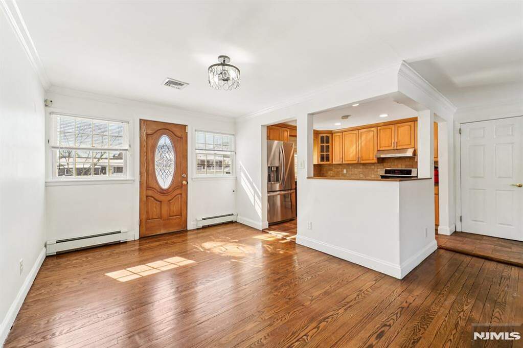 4 Bedroom Single Family Home/House's Image 8