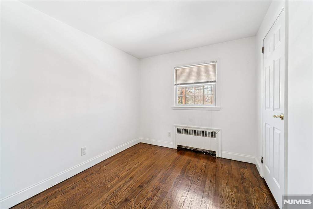 4 Bedroom Single Family Home/House's Image 21