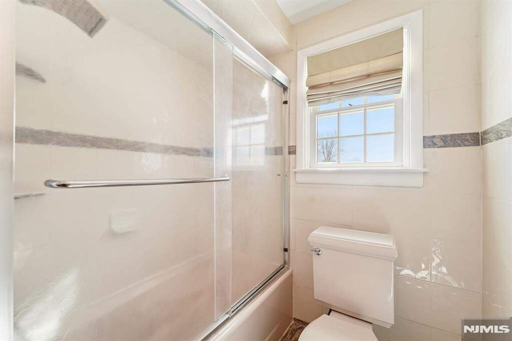 4 Bedroom Single Family Home/House's Image 22