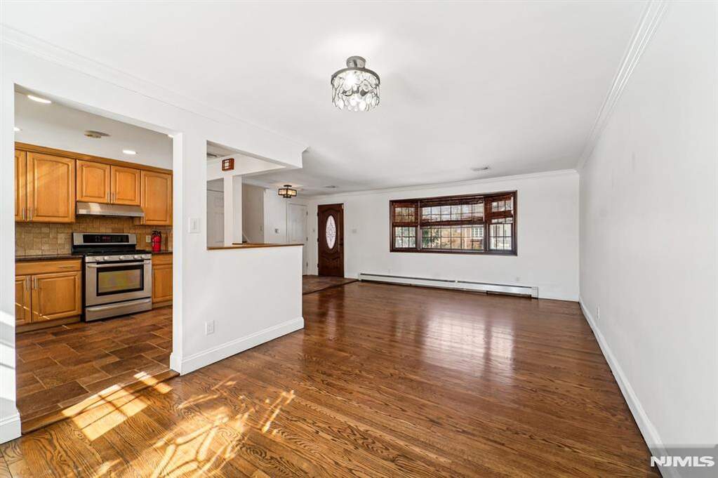 4 Bedroom Single Family Home/House's Image 5