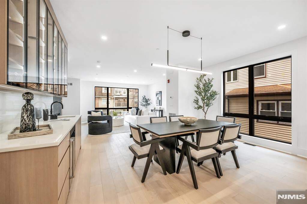 4 Bedroom Villa/Townhouse's Image 7