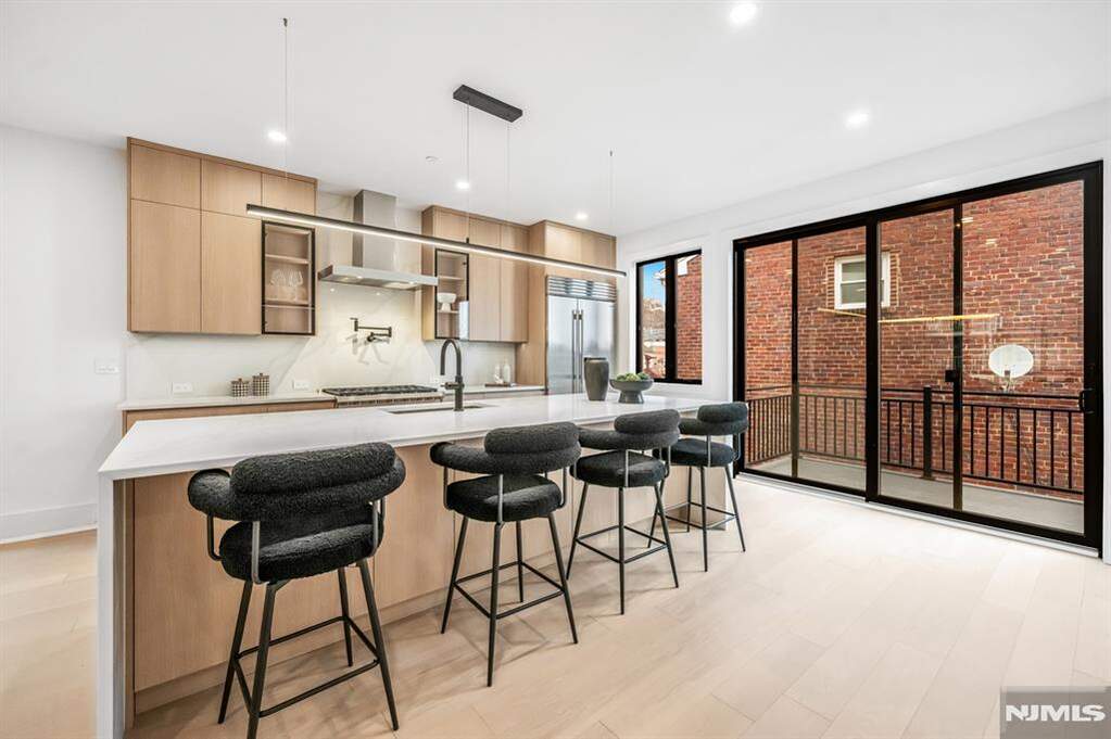 4 Bedroom Villa/Townhouse's Image 9