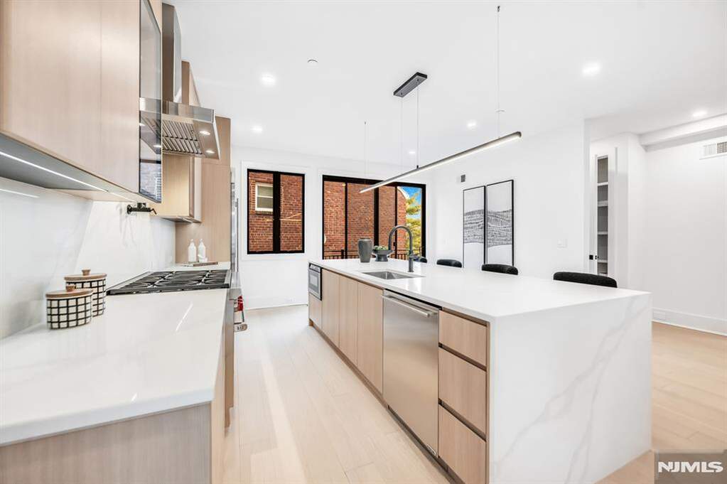 4 Bedroom Villa/Townhouse's Image 11