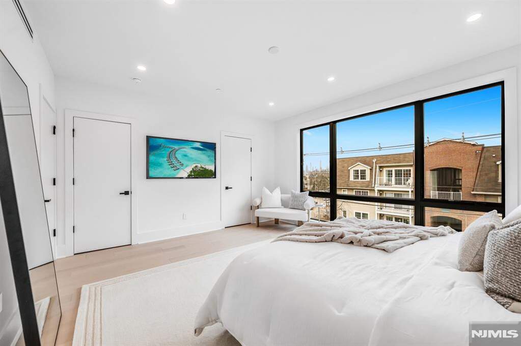 4 Bedroom Villa/Townhouse's Image 14