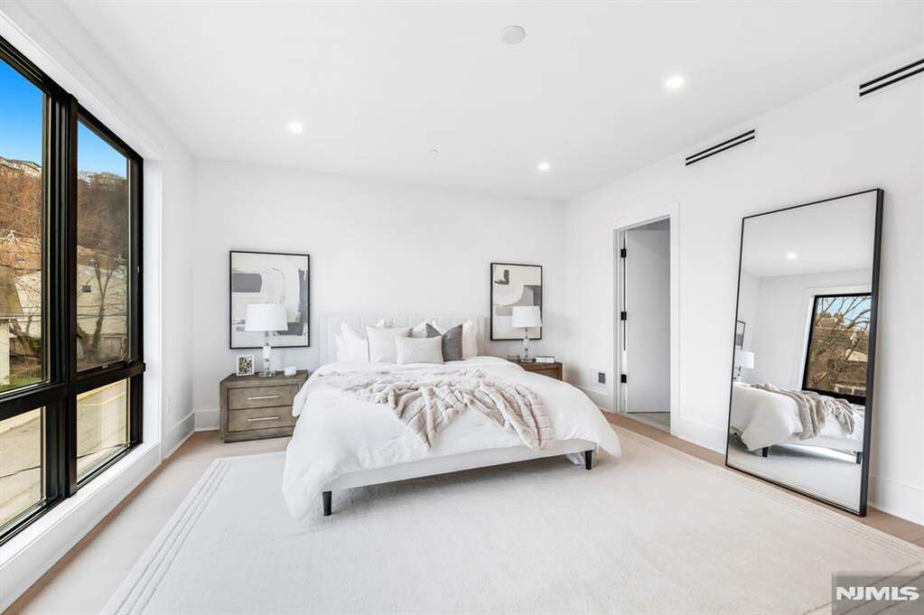 4 Bedroom Villa/Townhouse's Image 15
