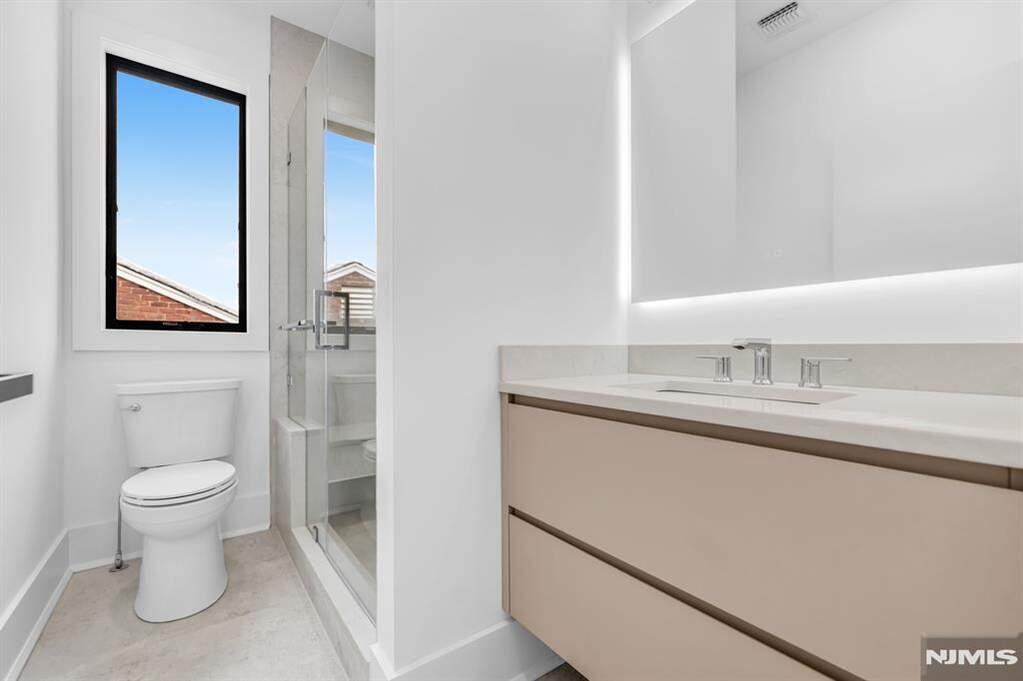 4 Bedroom Villa/Townhouse's Image 20