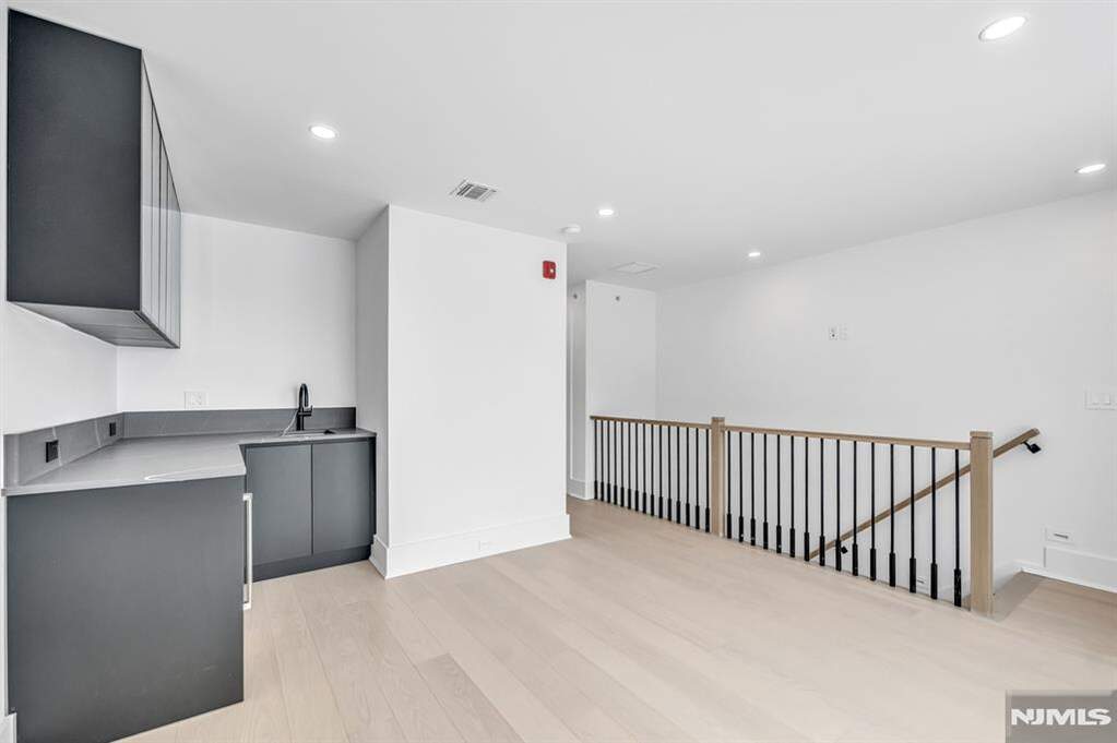 4 Bedroom Villa/Townhouse's Image 23