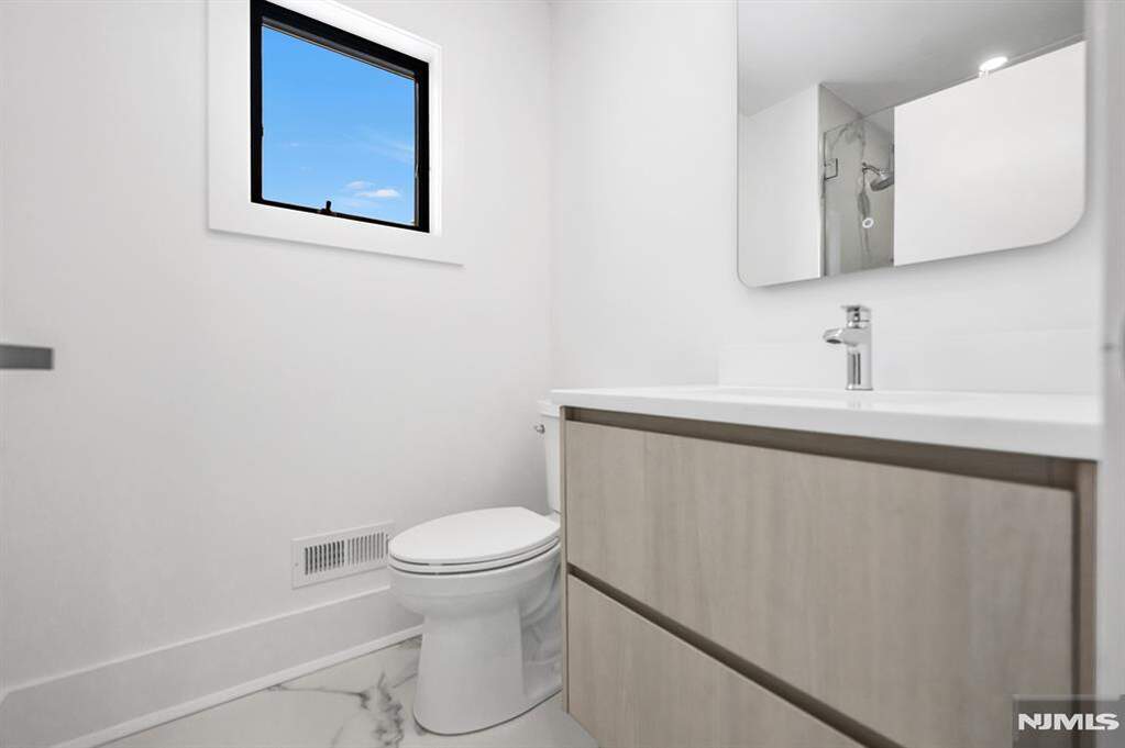 4 Bedroom Villa/Townhouse's Image 25