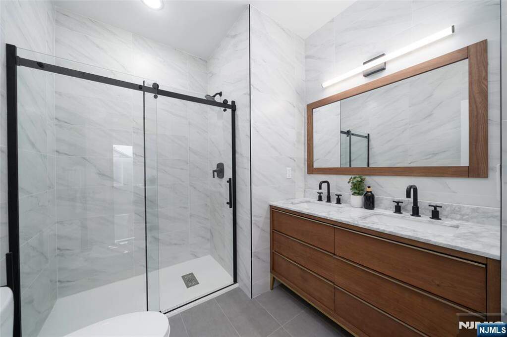2 Bedroom Apartment/Flat's Image 10