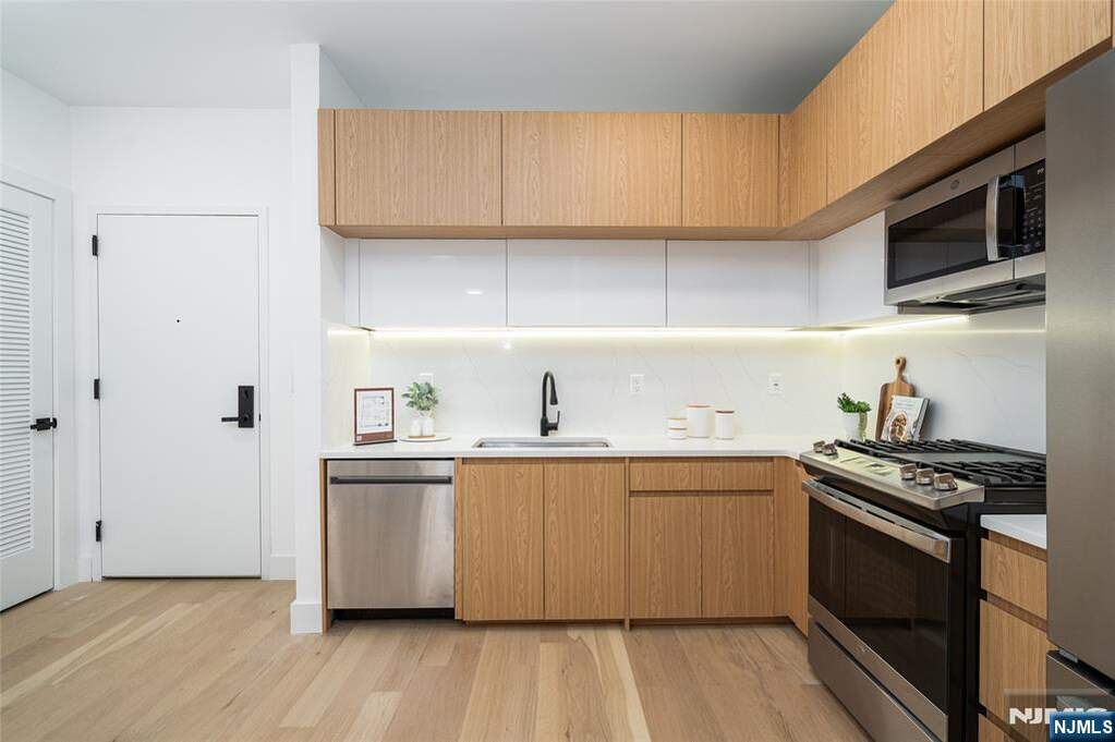 2 Bedroom Apartment/Flat's Image 3