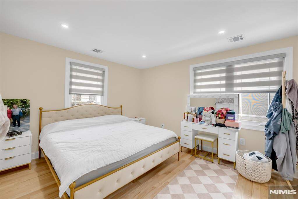 2 Bedroom Single Family Home/House's Image 15