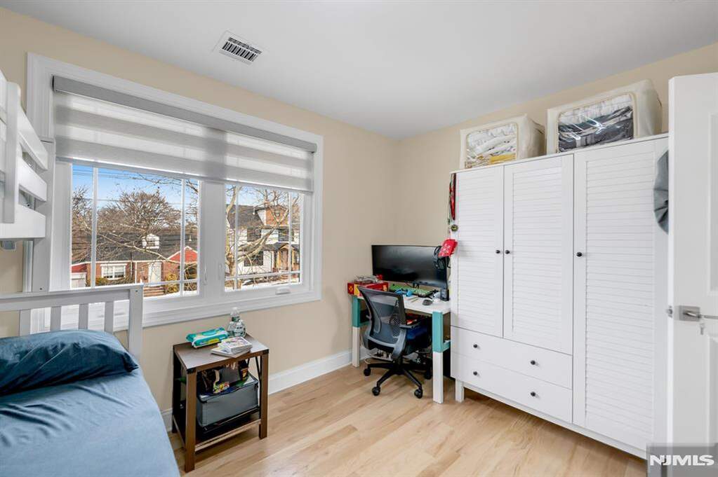 2 Bedroom Single Family Home/House's Image 20