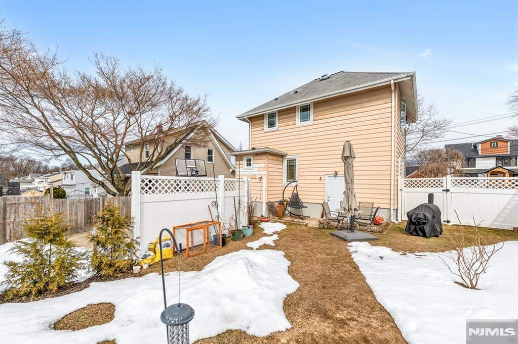 2 Bedroom Single Family Home/House's Image 29