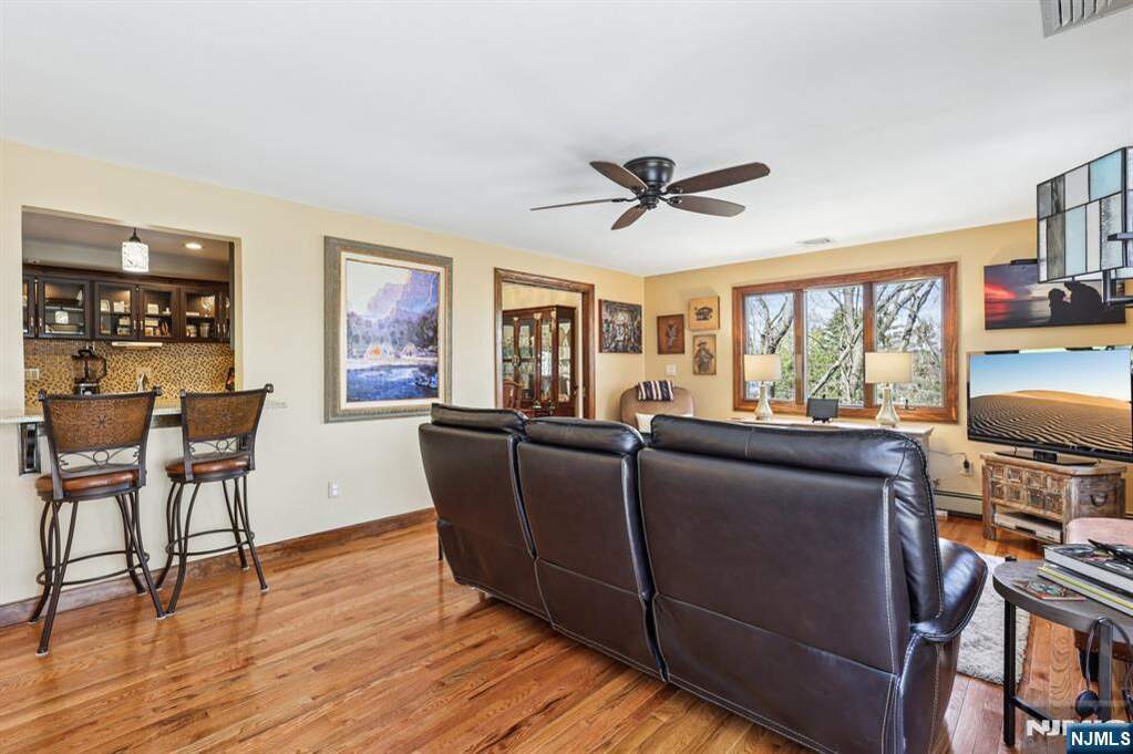 3 Bedroom Single Family Home/House's Image 10