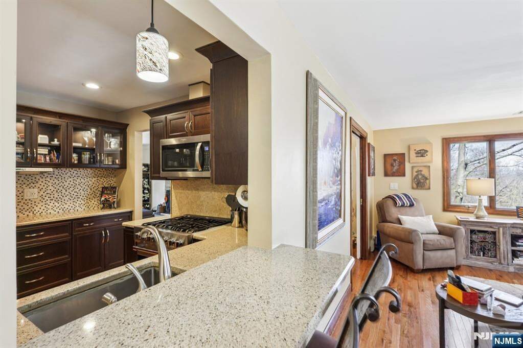 3 Bedroom Single Family Home/House's Image 11
