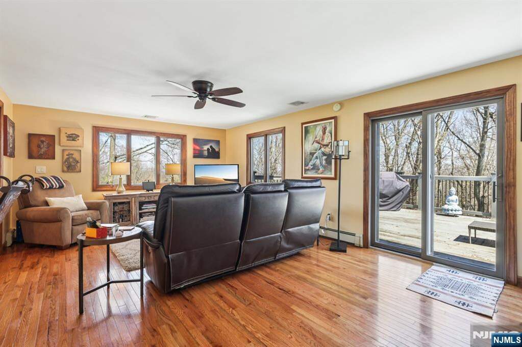 3 Bedroom Single Family Home/House's Image 12