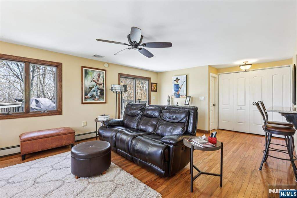 3 Bedroom Single Family Home/House's Image 14