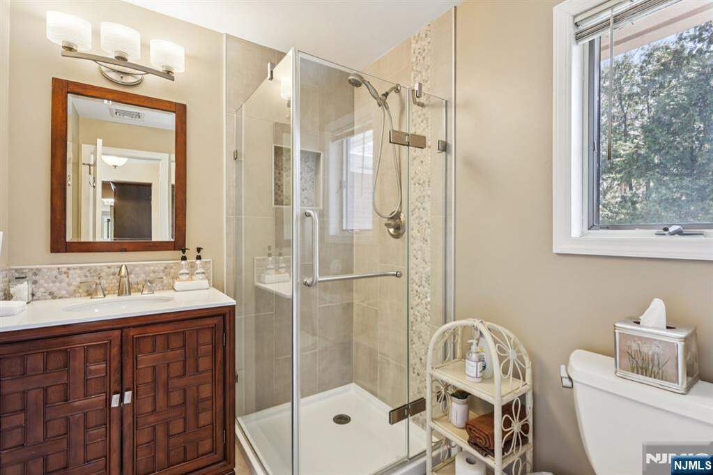 3 Bedroom Single Family Home/House's Image 15