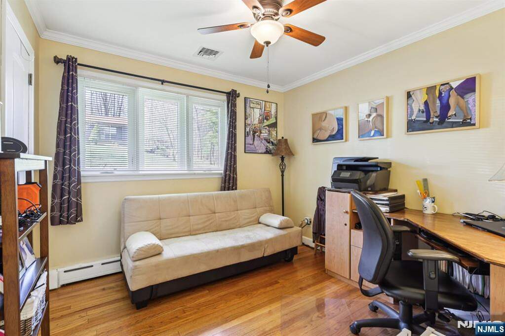 3 Bedroom Single Family Home/House's Image 21