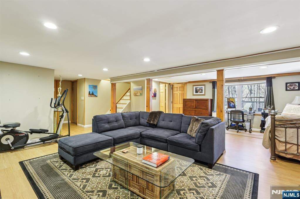 3 Bedroom Single Family Home/House's Image 25