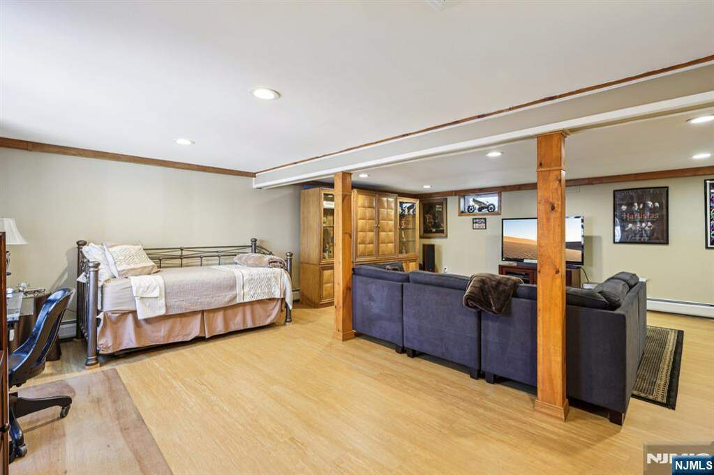 3 Bedroom Single Family Home/House's Image 27
