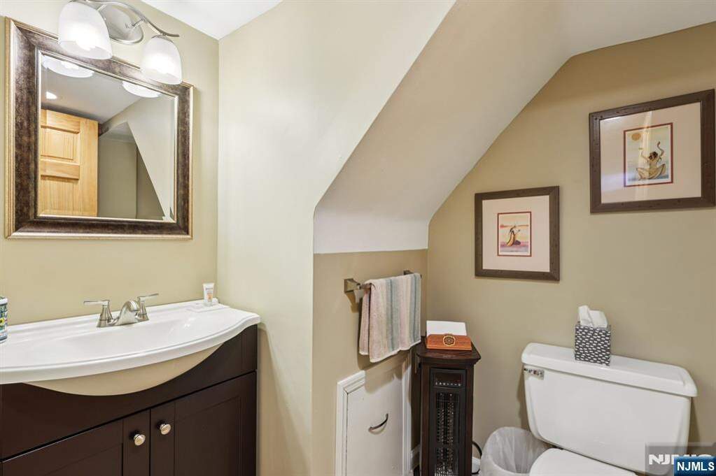 3 Bedroom Single Family Home/House's Image 29