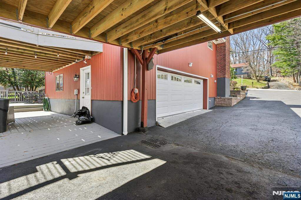 3 Bedroom Single Family Home/House's Image 32