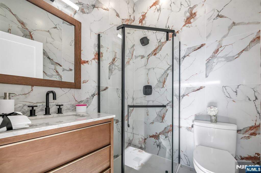 2 Bedroom Apartment/Flat's Image 8