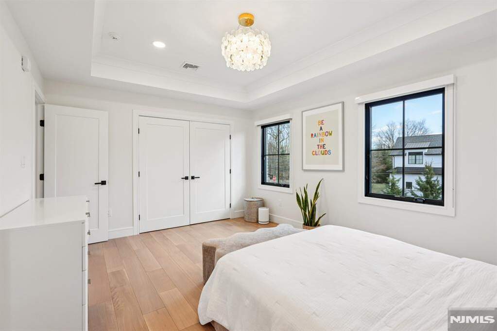 5 Bedroom Single Family Home/House's Image 20