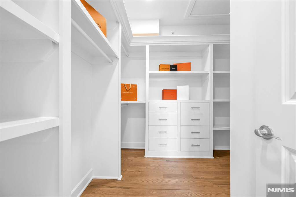 3 Bedroom Villa/Townhouse's Image 21