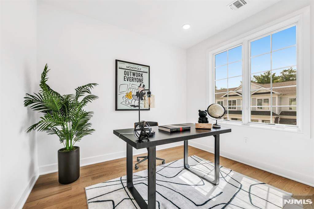3 Bedroom Villa/Townhouse's Image 29