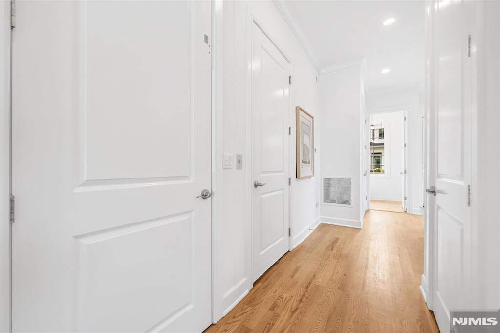 3 Bedroom Villa/Townhouse's Image 32