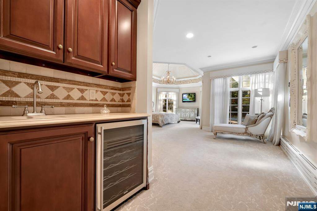 5 Bedroom Single Family Home/House's Image 18