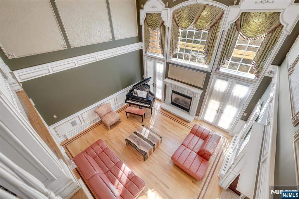 5 Bedroom Single Family Home/House's Image 24