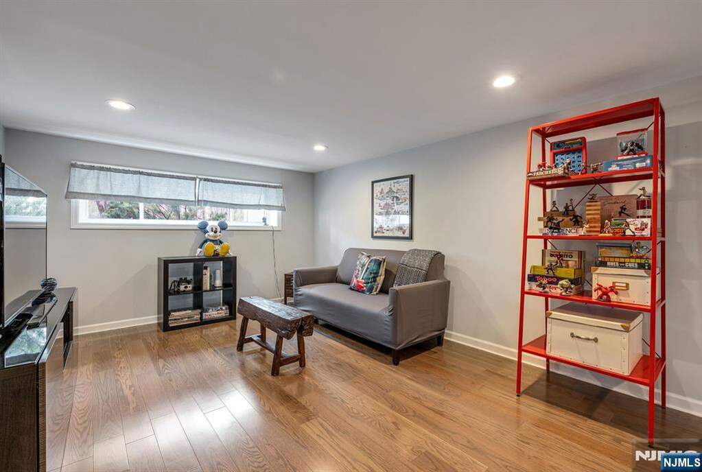4 Bedroom Single Family Home/House's Image 26