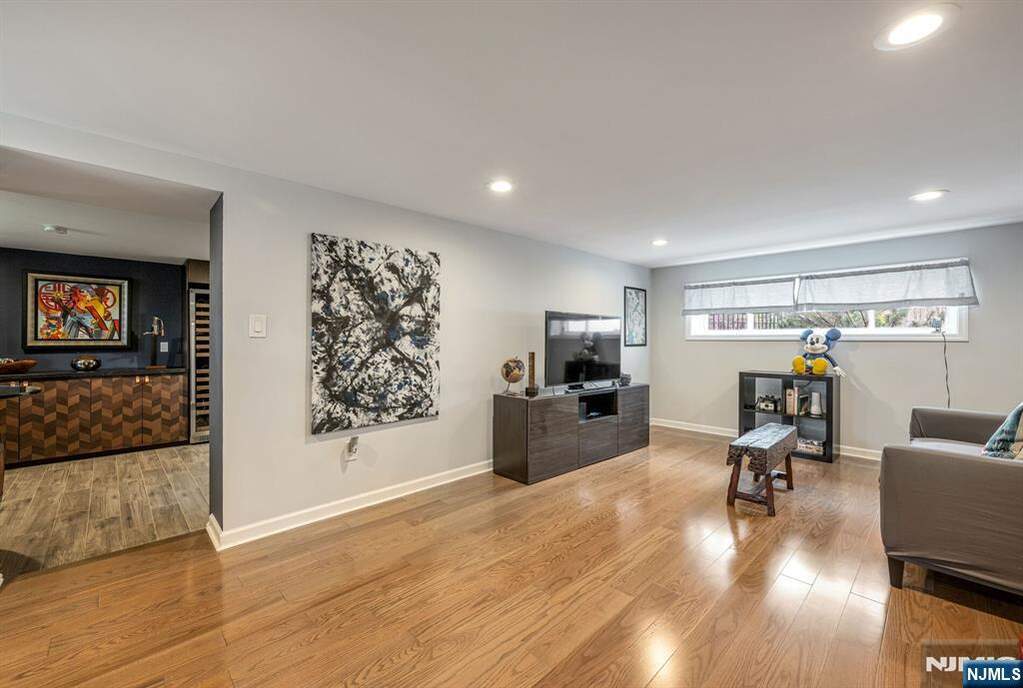 4 Bedroom Single Family Home/House's Image 27