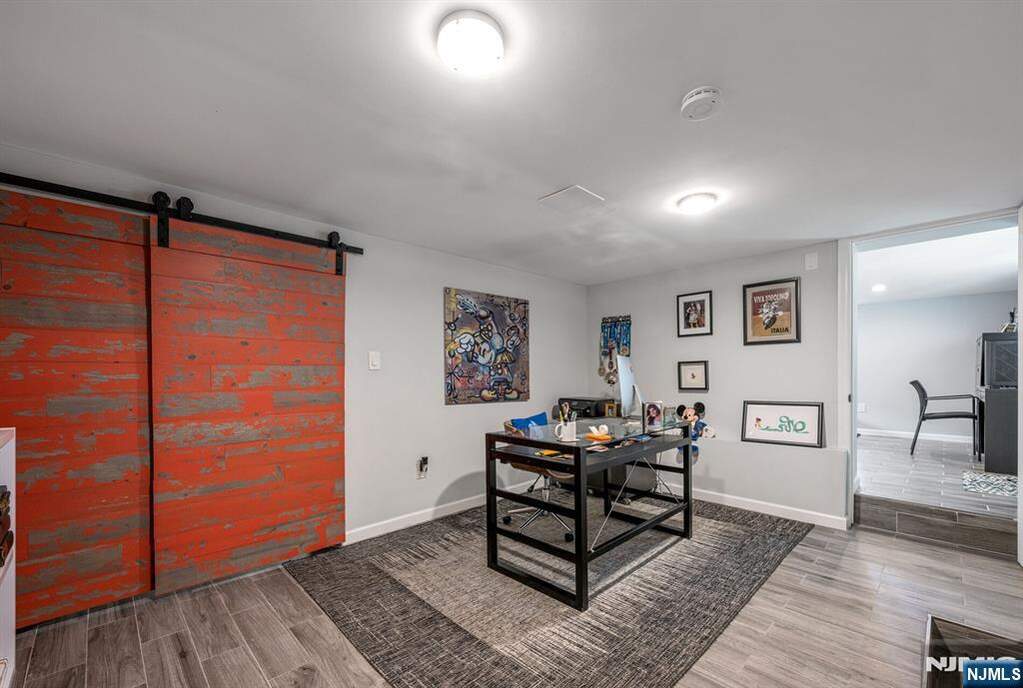 4 Bedroom Single Family Home/House's Image 28