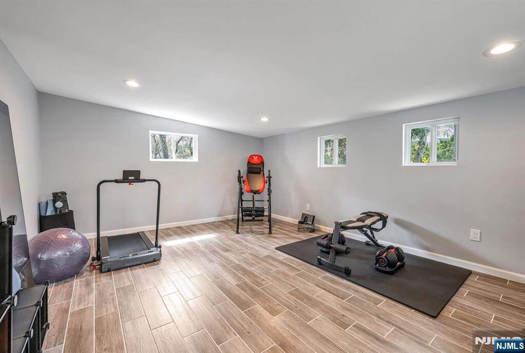 4 Bedroom Single Family Home/House's Image 29