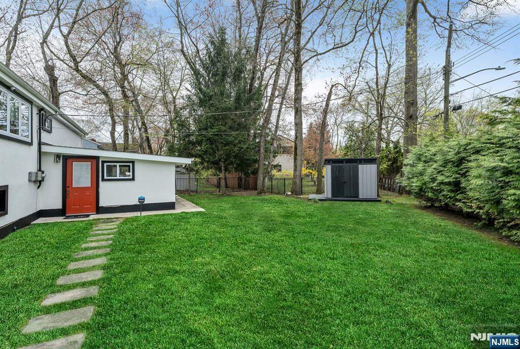 4 Bedroom Single Family Home/House's Image 32