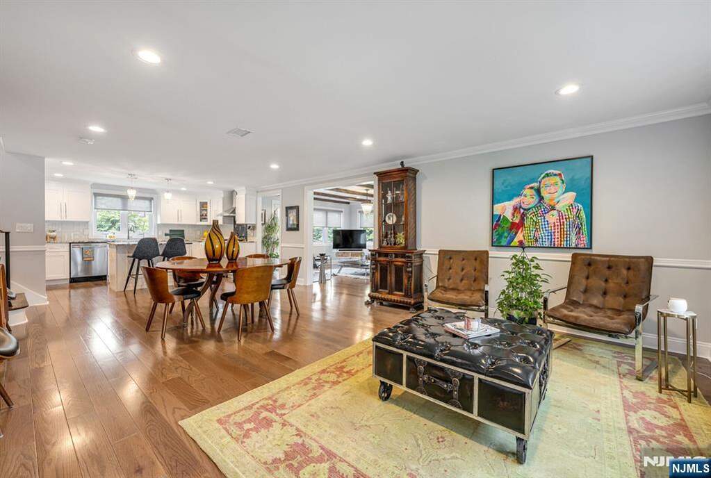4 Bedroom Single Family Home/House's Image 3
