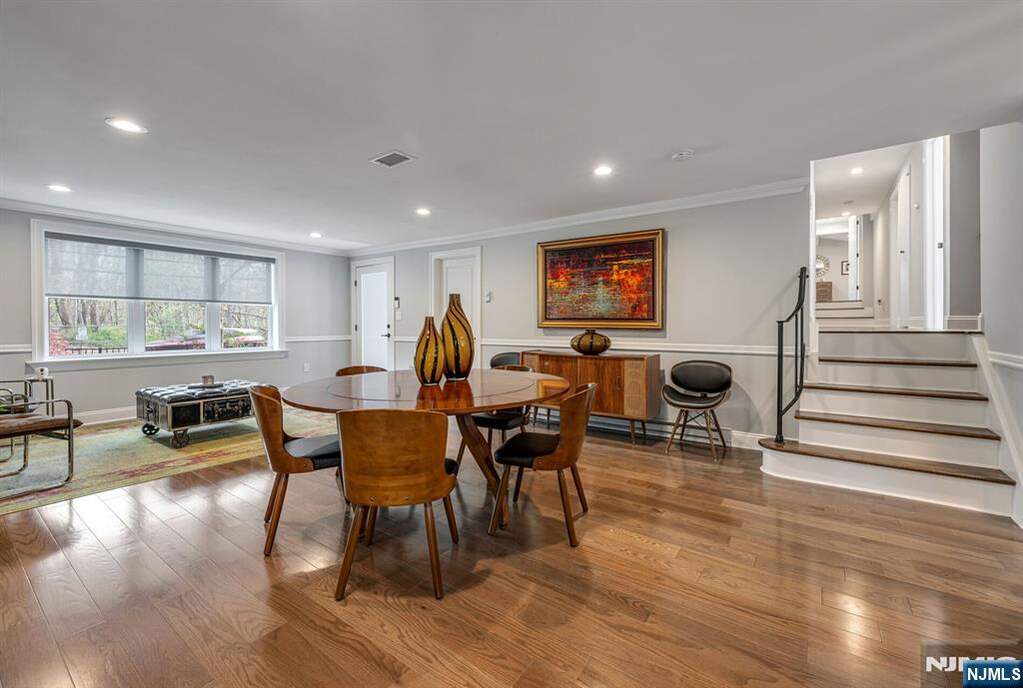 4 Bedroom Single Family Home/House's Image 4