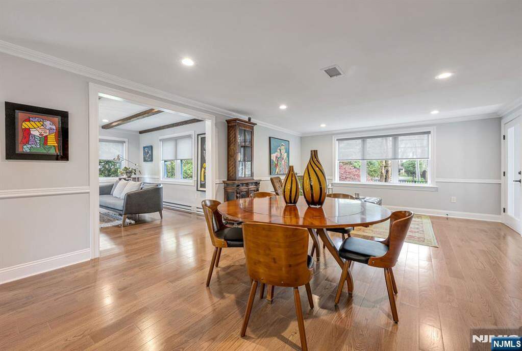 4 Bedroom Single Family Home/House's Image 5