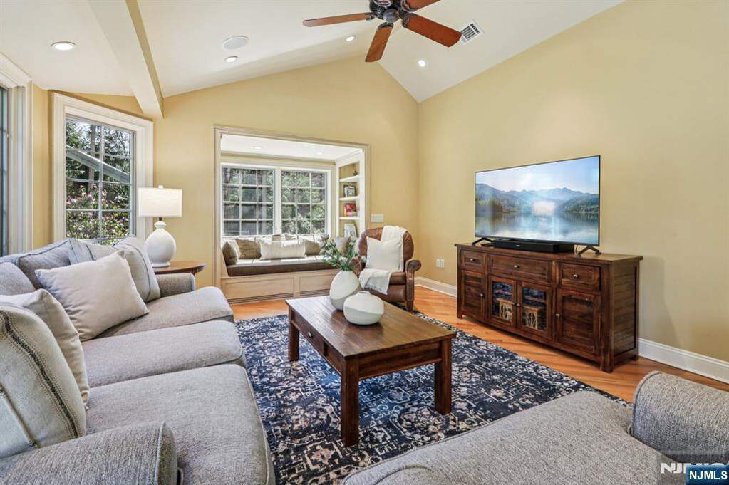 3 Bedroom Single Family Home/House's Image 10