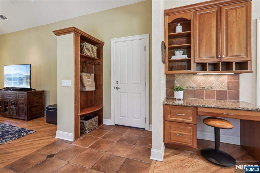 3 Bedroom Single Family Home/House's Image 12