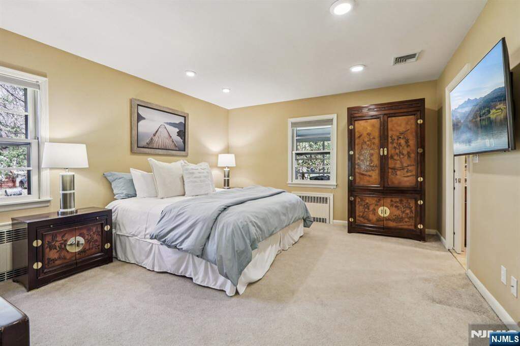 3 Bedroom Single Family Home/House's Image 14