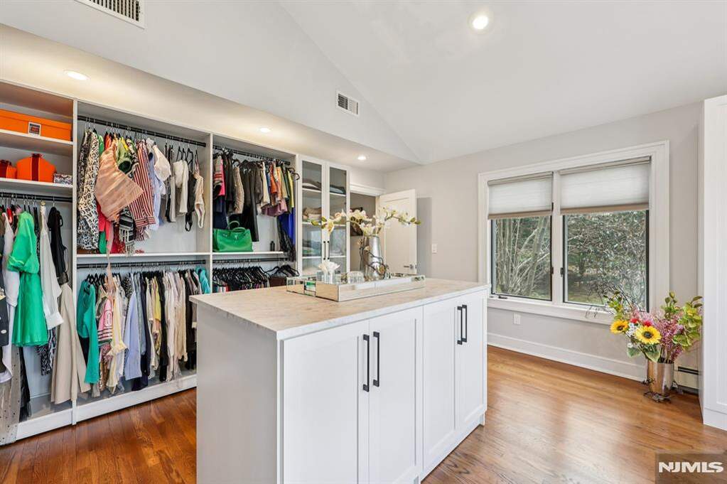 4 Bedroom Single Family Home/House's Image 15
