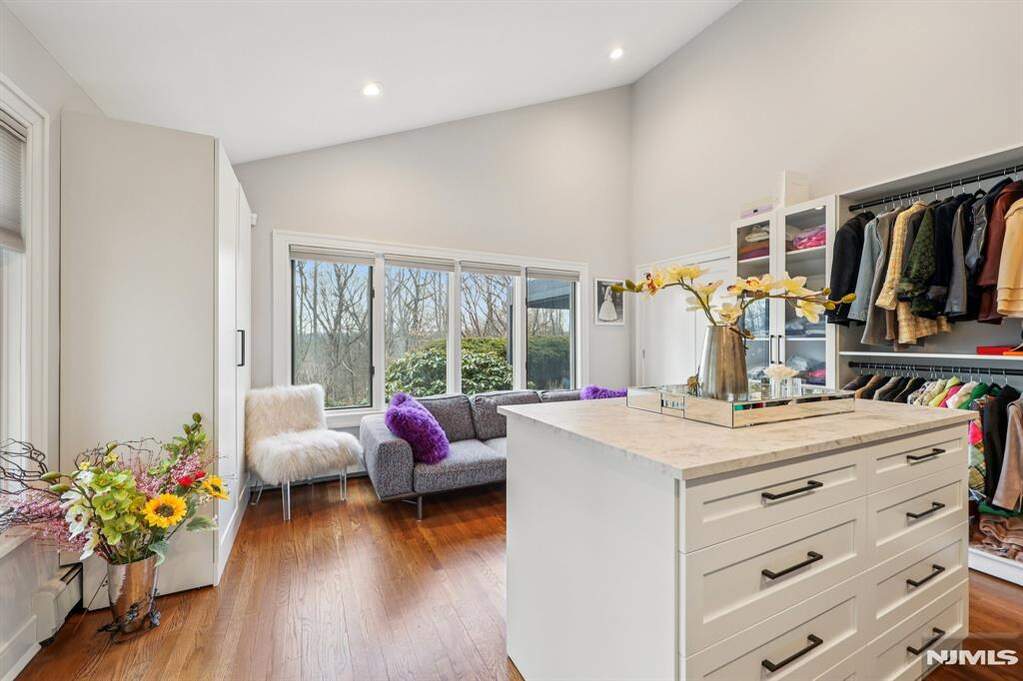4 Bedroom Single Family Home/House's Image 17